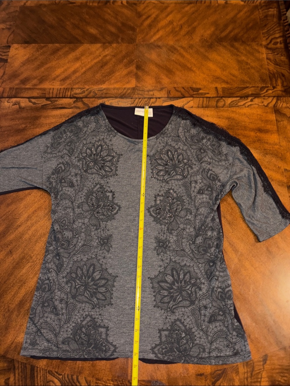 Chico’s Zenergy Gray Floral Embellished Knit Top Size 1